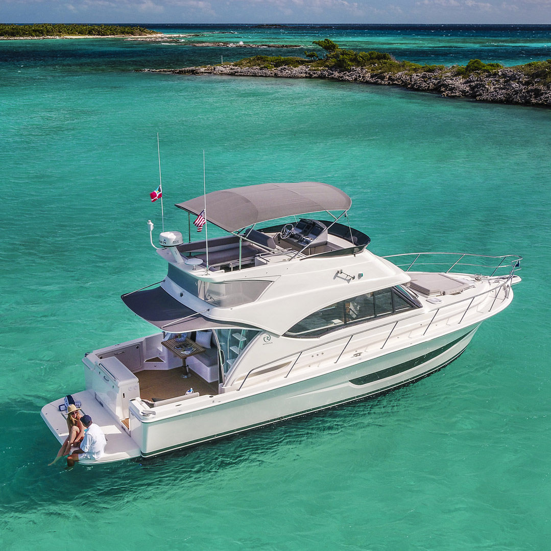 pod ips快艇 / 柴油 / 双引擎 / 滑行船身