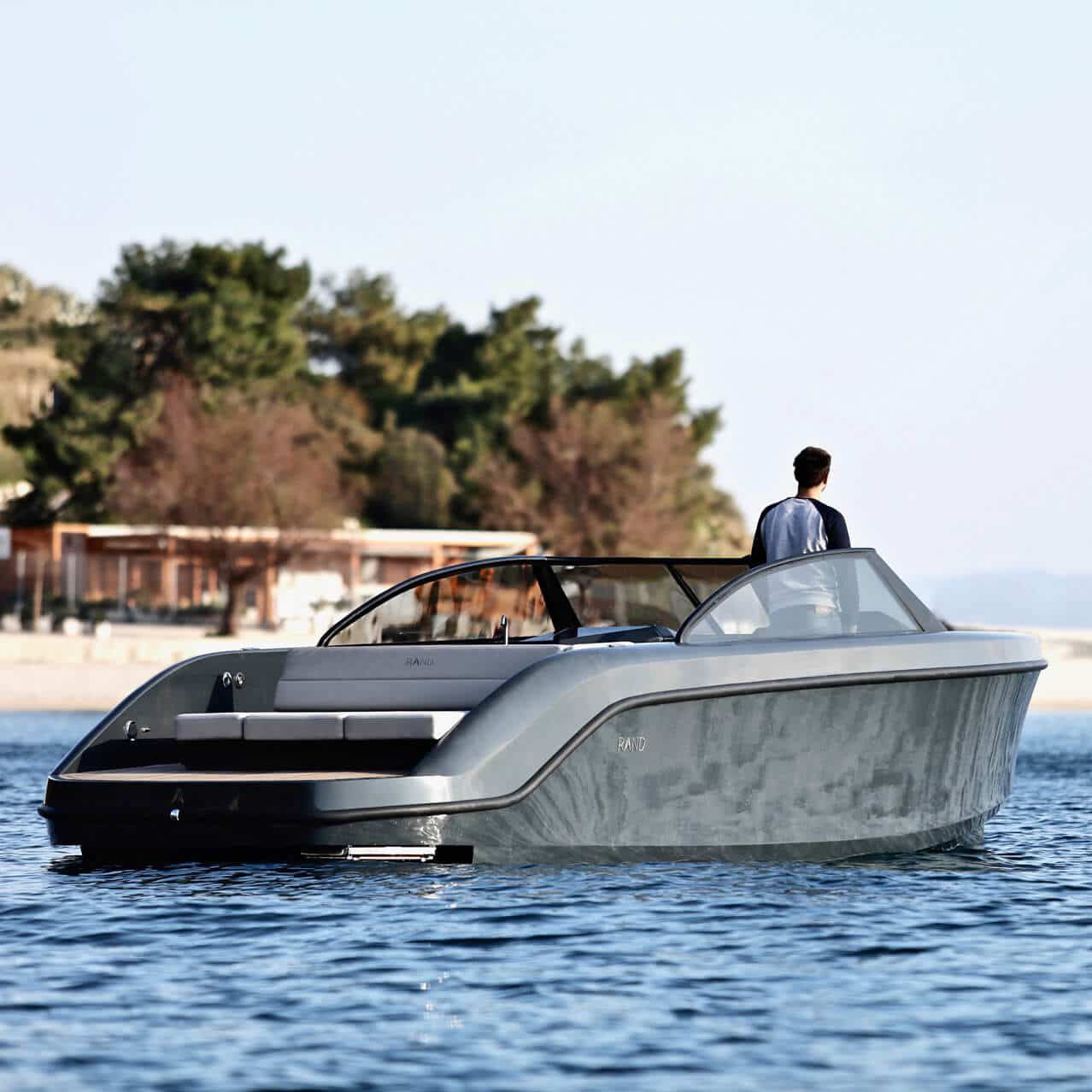 舷内小快艇 / 电动 / 最多容纳 12 人 / 日光浴