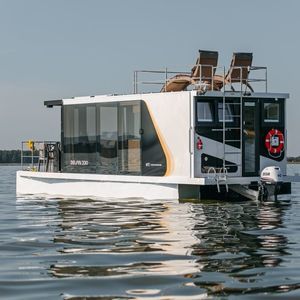 双体船船屋 1