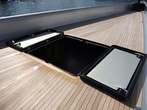 船用甲板舱口