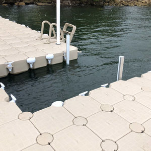 浮桥护舷