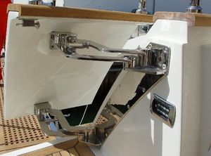 船用门