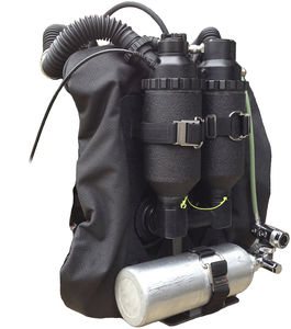 全封闭式潜水呼吸器 1
