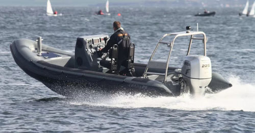 舷外充气艇 - 6.8M  - Tornado Boats International ApS - RIB / 开放式 / 中央控制台