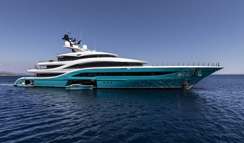 巡游巨型游艇 - GO - TURQUOISE YACHTS - 高台驾驶室 / 9舱 / 钢