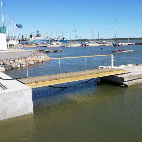 船用舷梯 - Gangways, Railings and Ramps - Top Marine OÜ - 浮桥 / 木质 / 带有扶手