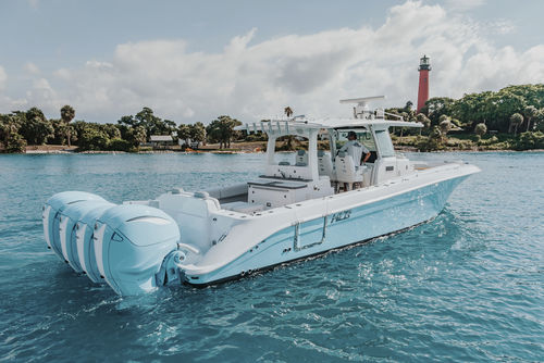 多体船快艇 - 42' LUJO - HCB Yachts - 舷外 / 四引擎 / 开放式
