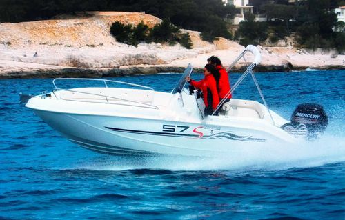 舷外敞开艇 - 57 S Day - Cantiere Nautica Trimarchi Srl - 中央控制台 / 最多容纳 7 人 / 日光浴
