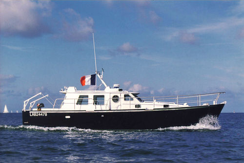 舷内快艇 - KING ATLANTIQUE - META YACHTS - 双引擎 / 硬顶 / 铝制