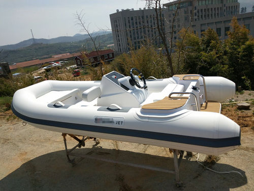 水力喷射充气艇 - JETBOAT 390  - qingdao sk marine & equipments - 汽油 / 半硬式 / 中央控制台