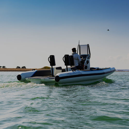 舷内充气艇 - Pulse 63 - RS Electric Boats Ltd. - 电动 / 半硬式 / 中央控制台