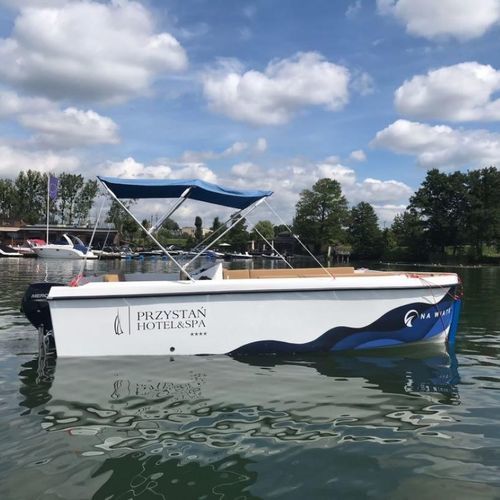 舷外敞开艇 - Premium V525  - Boatbuilding Motor Yacht Sp. Z o.o. - 半硬式 / 侧边控制台 / 最多容纳 7 人