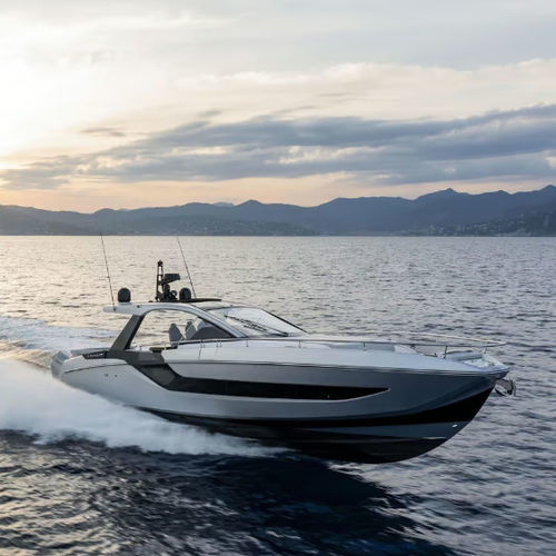 舷外快艇 - VERVE 48 - Azimut - 三引擎 / 开放式 / 双控制台