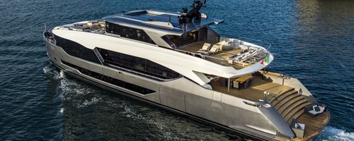 巡游超级游艇 - 35 Exuma - Maiora - 飞桥 / 5舱 / 11床位