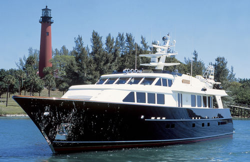 巡游超级游艇 - SERENITY - Burger Boat Company - 传统型 / 飞桥 / 排水船体