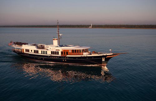 巡游大型游艇 - SYCARA IV - Burger Boat Company - 传统型 / 舵手室 / 5舱