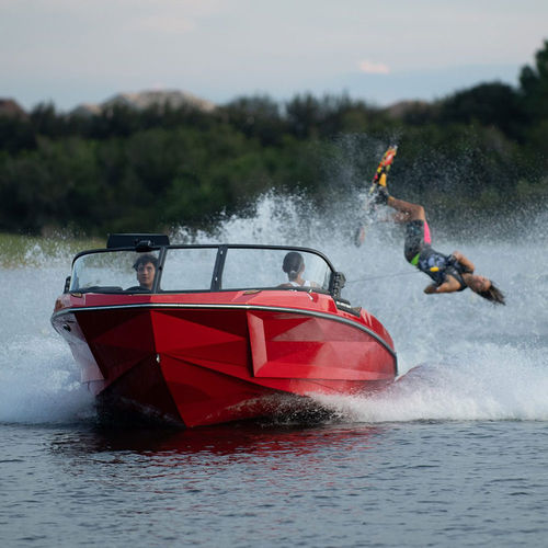 舷内小快艇 - Nautique Boat Company - 双控制台 / 开放式 / 滑水