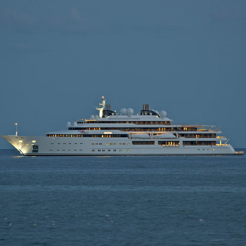 巡游大型游艇 - KATARA - Lurssen Yachts - 飞桥 / 带直升机降落坪