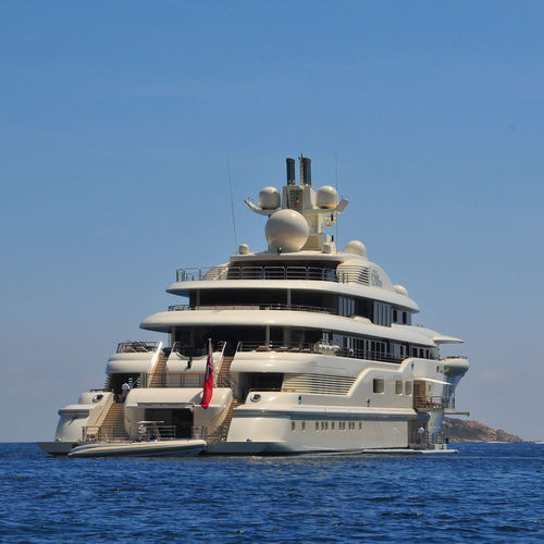 巡游巨型游艇 - AL RAYA - Lurssen Yachts - 传统型 / 高台驾驶室 / 带直升机降落坪