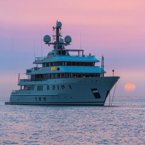 巡游豪华巨型游艇 - POLAR STAR - Lurssen Yachts - 高台驾驶室 / 排水船体