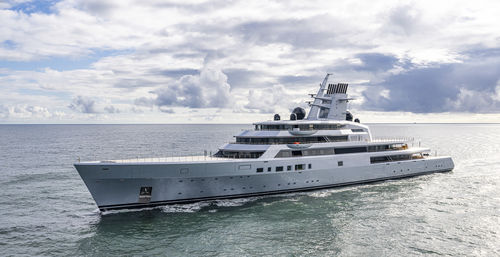 巡游巨型游艇 - Dragonfly - Lurssen Yachts - 高台驾驶室 / 电动 / POD驱动