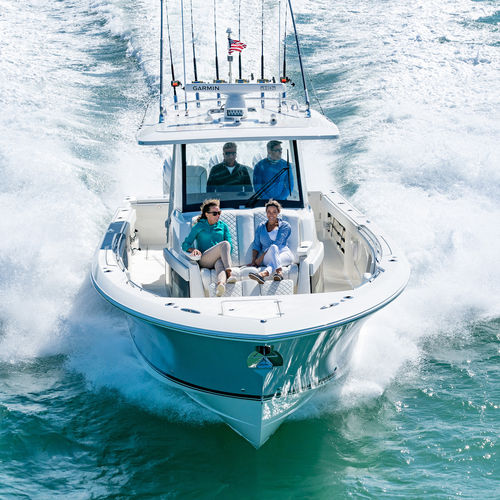 舷外敞开艇 - S 378  - Pursuit Boats - 三引擎 / 中央控制台 / 运动