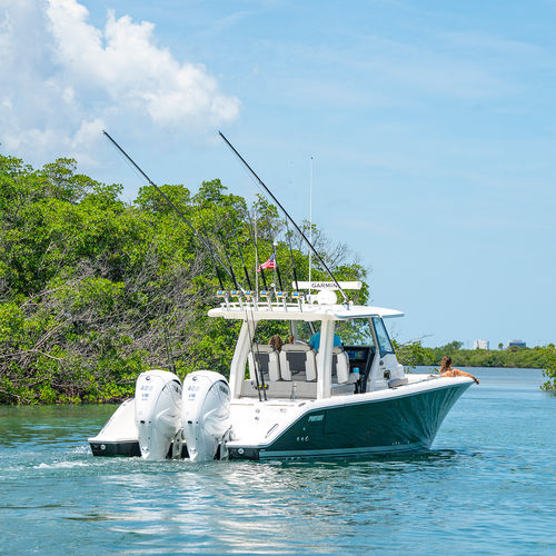 舷外快艇 - S 358 - Pursuit Boats - 开放式 / 中央控制台 / 运动