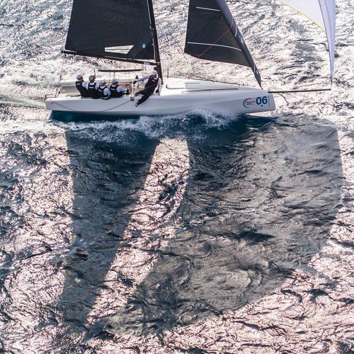 竞赛帆船 - ClubSwan 28 - Nautor Swan - 统一设计组别 / 升降龙骨 / 补助帆桁