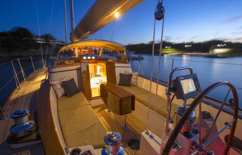 巡游帆船游艇 - M52 - Morris Yachts - 传统型 / 2舱 / 尾部开放式