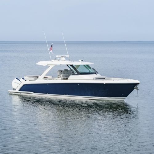 舷外快艇 - 38LS - Tiara Yachts - 柴油 / 三引擎 / 硬顶