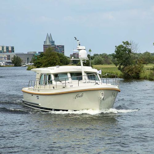 舷内快艇 - Grand Sturdy 40.0 SEDAN - Linssen Yachts B.V. - 柴油 / 硬顶 / 运河