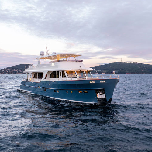 巡游机动游艇 - 95 - Vicem Yachts - 飞桥 / 4舱 / 环氧