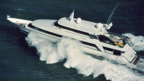 巡游豪华机动游艇 - AKHALIQ - Warwick Yacht Design - 高台驾驶室 / 排水船体