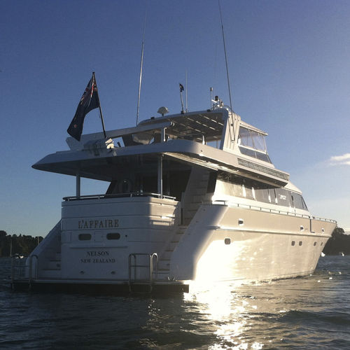 巡游机动游艇 - L’AFFAIRE - Warwick Yacht Design - 飞桥 / 舵手室 / 排水船体