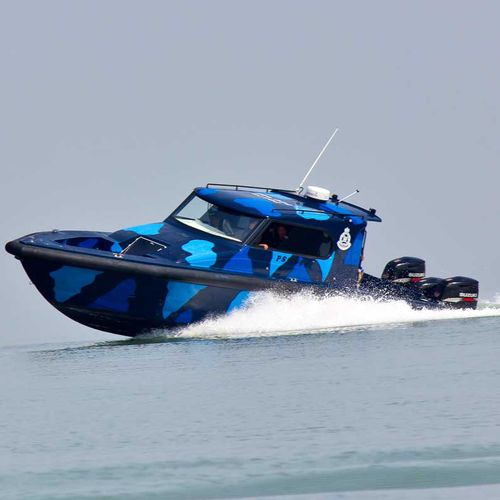 巡逻艇专业船 - Predator 40 (Cab) - LeisureCat - 舷外