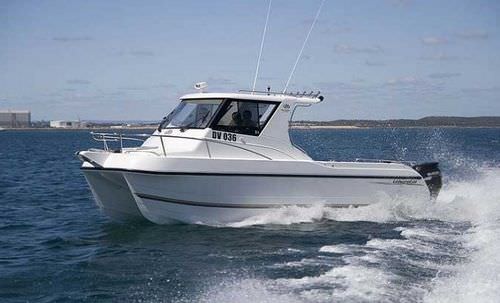 双体船休闲钓鱼船 - 8000 Sportsfisher - LeisureCat - 舷外 / 双引擎 / 舵手室