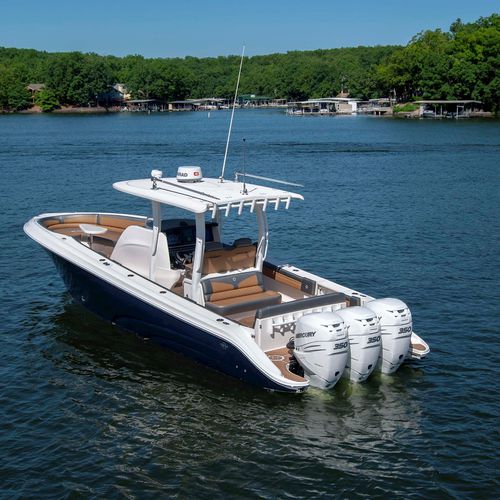 舷外敞开艇 - 39NX - Fountain Powerboats - 三引擎 / 中央控制台 / 钓鱼运动