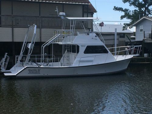 科考船专业船 - 36'  - Newton Boats - 舷内