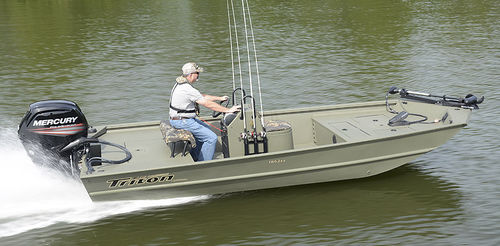 舷外运动钓鱼船 - 1862 CC - Triton Boats - 中央控制台 / 钓鱼运动 / 铝制