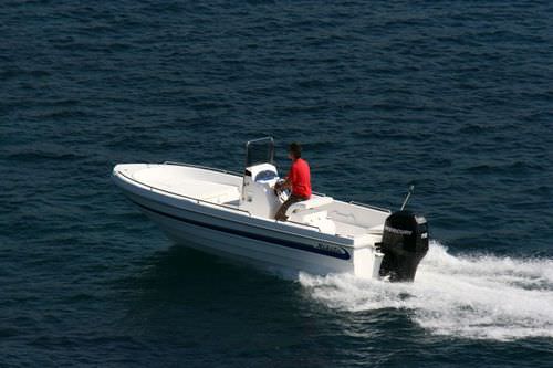 舷外敞开艇 - NIKITA 550 - Nikita - 日光浴