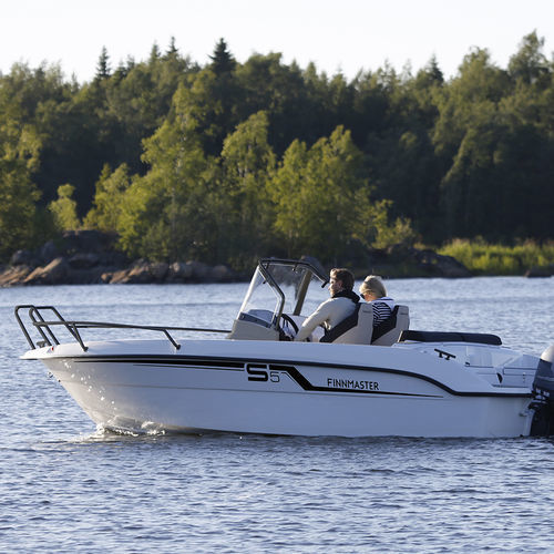 舷外敞开艇 - S5 - Finnmaster Boats Oy - 中央控制台 / 铝制 / 最多容纳 6 人