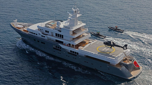 巡游巨型游艇 - M/Y PLANET NINE - Admiral yachts - 拖网渔船 / 高台驾驶室 / 12舱