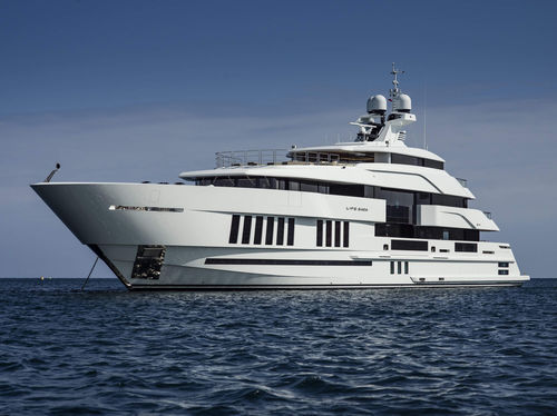 巡游巨型游艇 - M/Y LIFE SAGA - Admiral yachts - 传统型 / 高台驾驶室 / 10舱