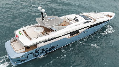 巡游超级游艇 - M/Y FLYING DRAGON - Admiral yachts - 飞桥 / 5舱 / 滑行船身