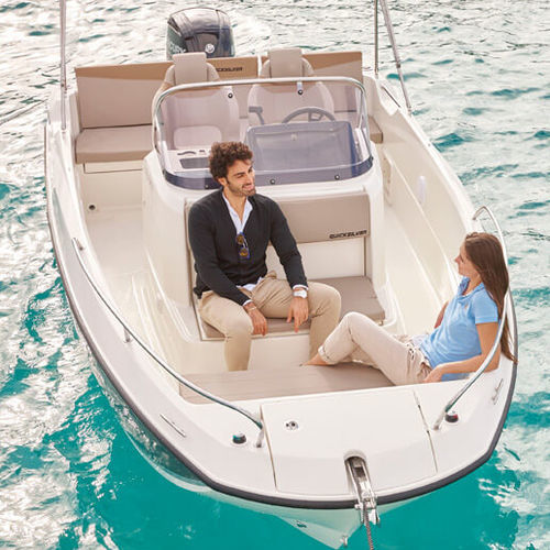 舷外敞开艇 - Activ 605 Open - Quicksilver Boats - 中央控制台 / 钓鱼运动 / 最多容纳 7 人