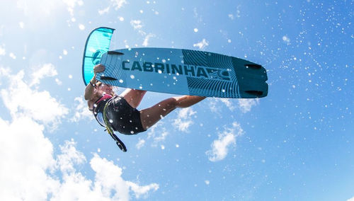 カイトサーフィン　新品 Cabrinha Spectrum ビィンディング付き カイトサーフィン新品 Cabrinha Spectrum ビィンディング付き