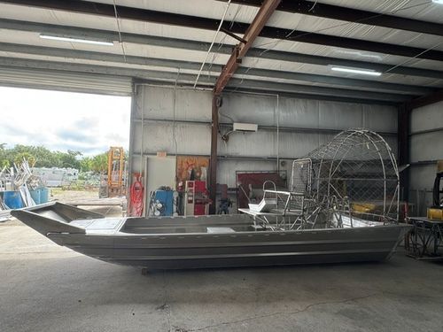 客运风扇艇 - American Airboats