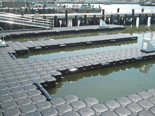 拼装式浮桥 - Jet dock - 漂浮式 / 系泊 / 用于海港