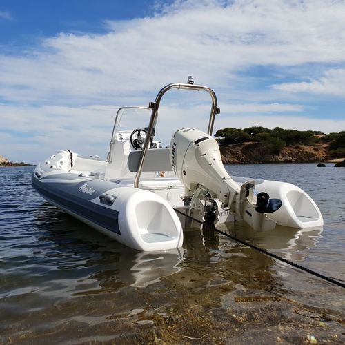 舷外充气艇 - Vesta V-550 - Adventure Inflatable boats - 半硬式 / 中央控制台 / 开放式