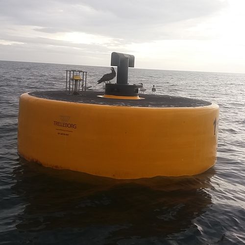系泊浮标 - Trelleborg Marine and Infrastructure - 用于港口码头 / 聚乙烯 / 钢
